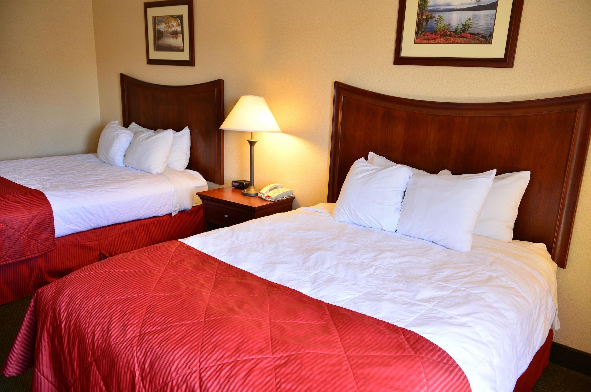 Clarion Inn & Suites At The Outlets Of Λίμνη George Εξωτερικό φωτογραφία
