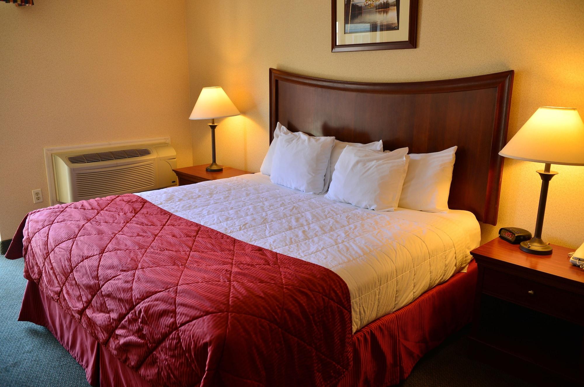 Clarion Inn & Suites At The Outlets Of Λίμνη George Εξωτερικό φωτογραφία